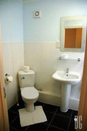 White Gates Hotel Binfield Екстериор снимка